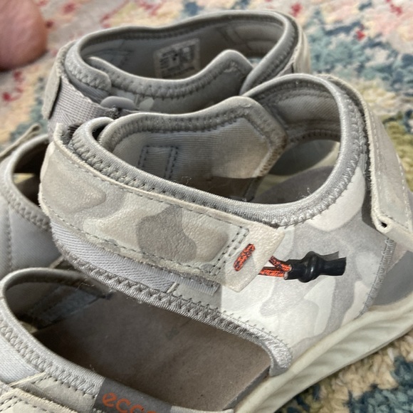 Ecco- phorene- size 38- gray-3 velcro adjustable straps - Picture 8 of 8